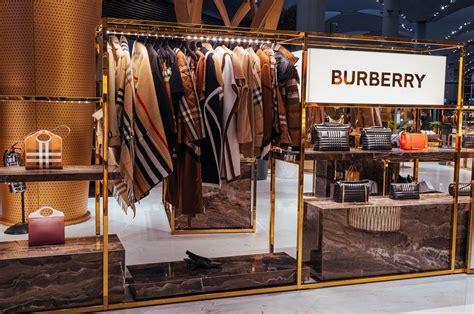 burberry assistenza catania|Find Burberry Stores in Italy .